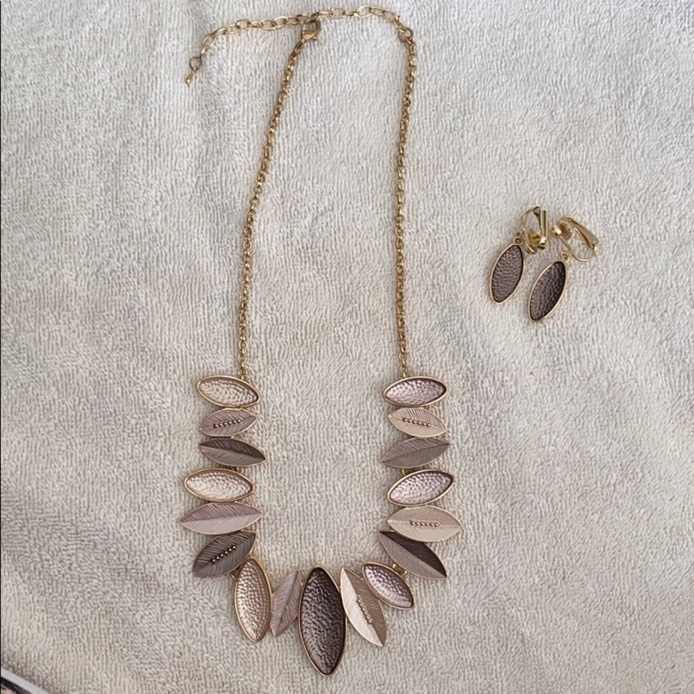 Necklace and earring set